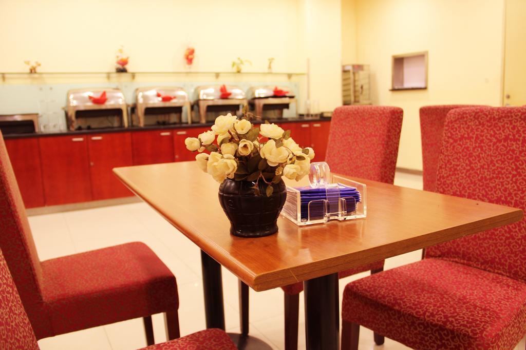 Hanting Hongqiao Railway Station Huqingping Highway Hotel Shanghai