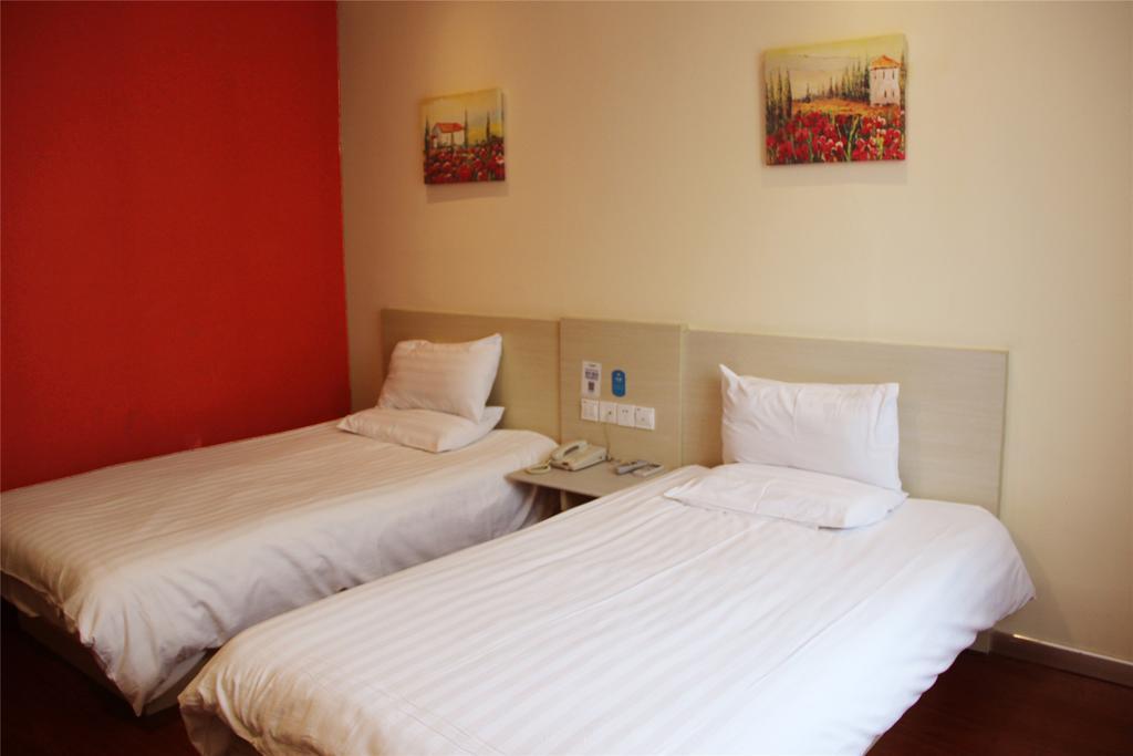 Hotel Hanting Hongqiao Railway Station Huqingping Highway 2*